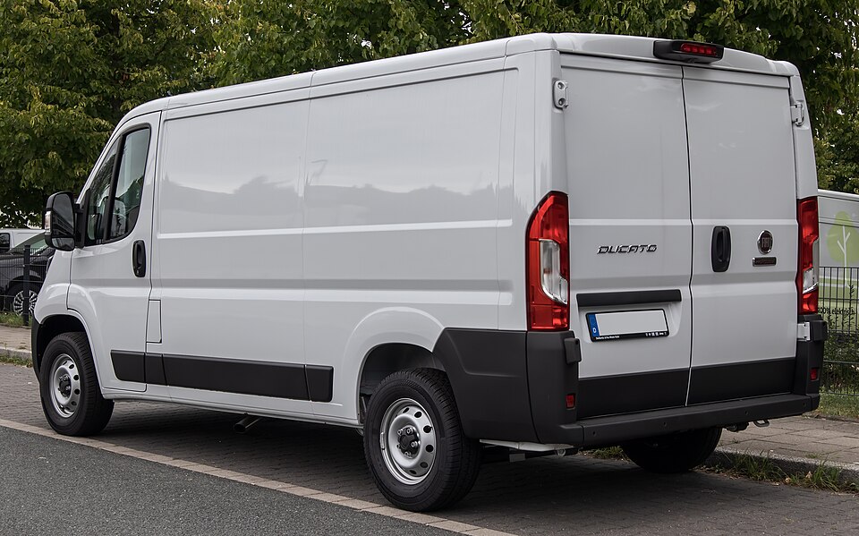 Fiat Ducato Maxi a noleggio