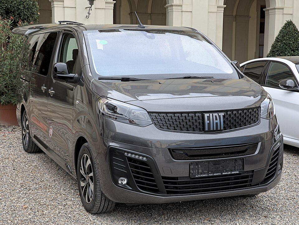 Fiat Scudo 9 posti a noleggio