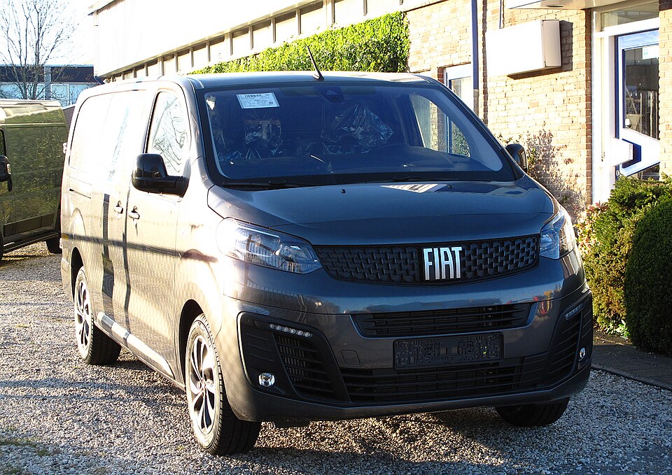 Fiat Scudo passo lungo a noleggio